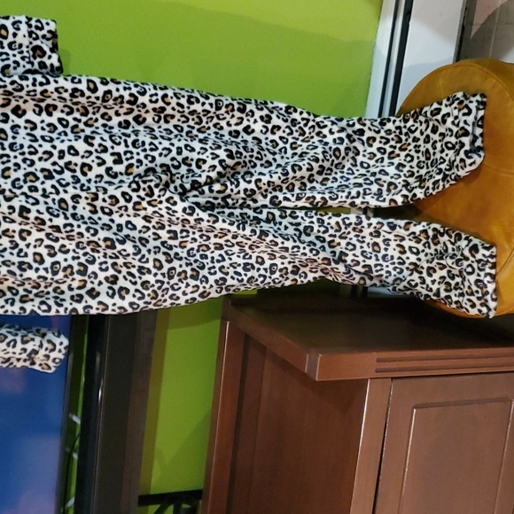 Pajama - Picture 4 of 9